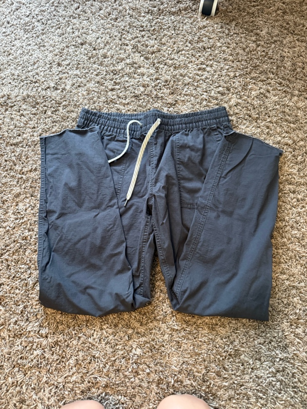 Vuori Straight-Leg Pants in Charcoal with White Drawstring